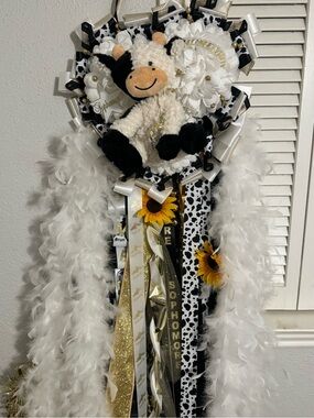BIG Homecoming mum- Cow themed